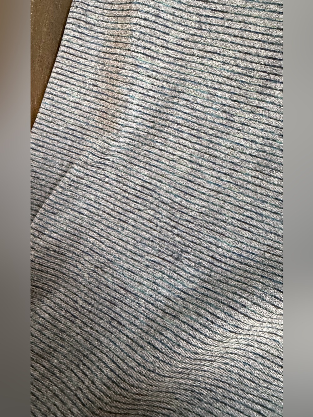 Lululemon Men’s Active Striped Tee in Gray, Size Small - Picture 9 of 11